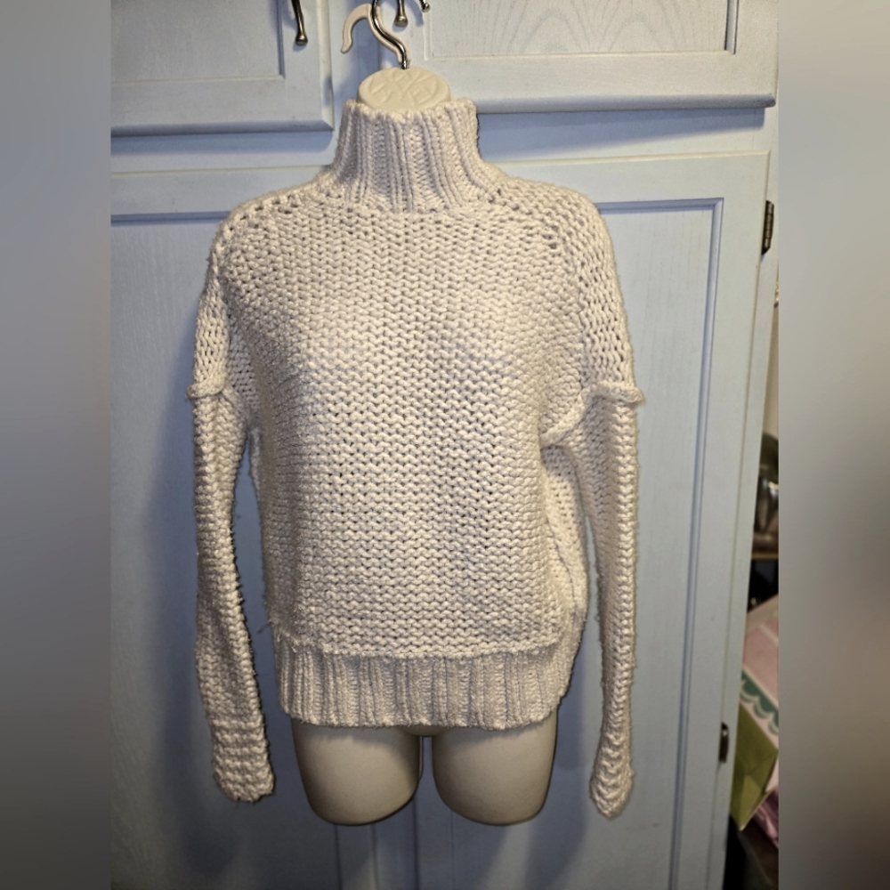 Free People "My Only Sunshine" chunky knit sweater in Ecru. Size XS